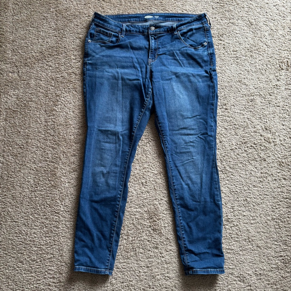 Old Navy Rockstar Super Skinny Low Rise Jeans
